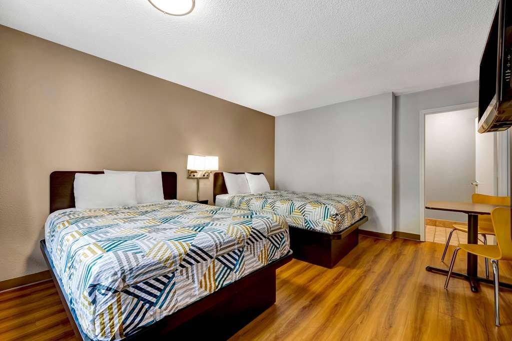 Motel 6 Portland Downtown - Convention Center Номер фото